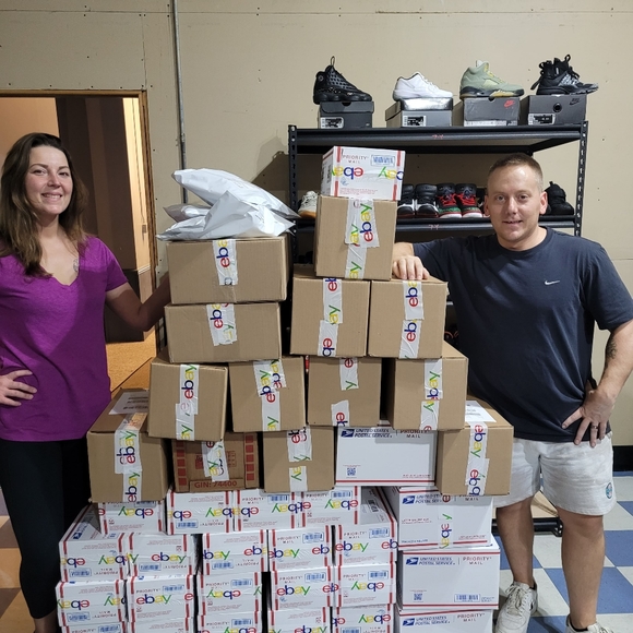 Meet your Poshers, Brian and Karri - Picture 3 of 7